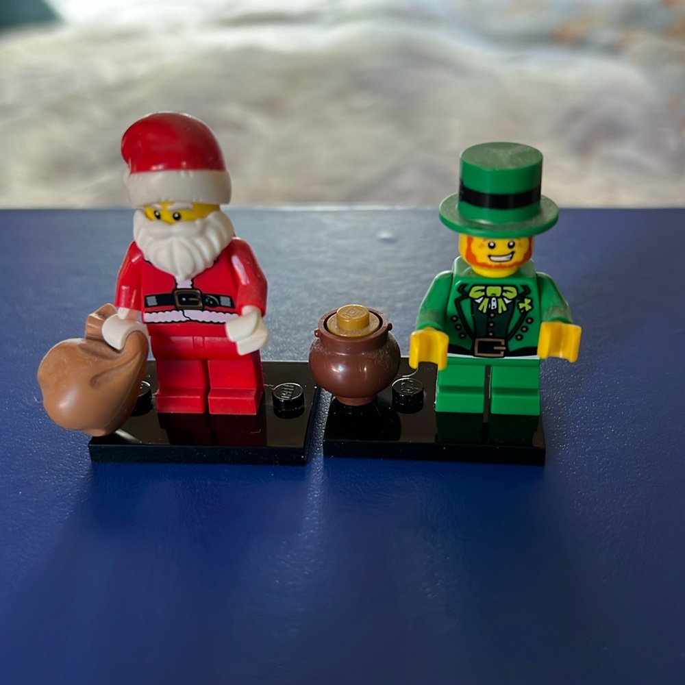 Two Lego mini figures